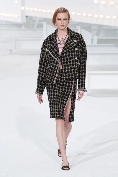 Look 1